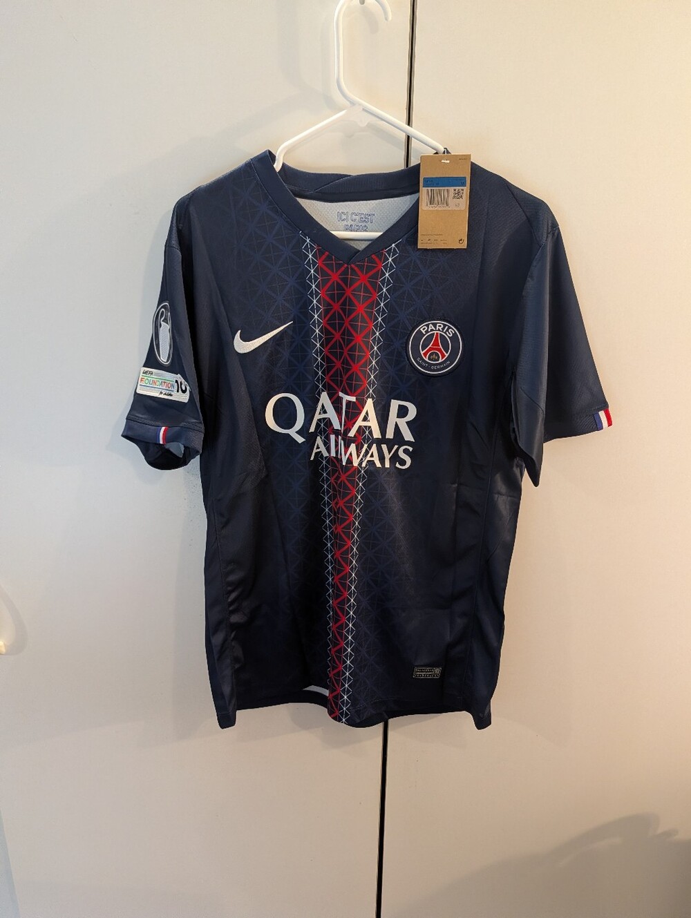 Nike Mens Medium Pachi Paris Saint-Germain Navy Jersey with Red Stripe